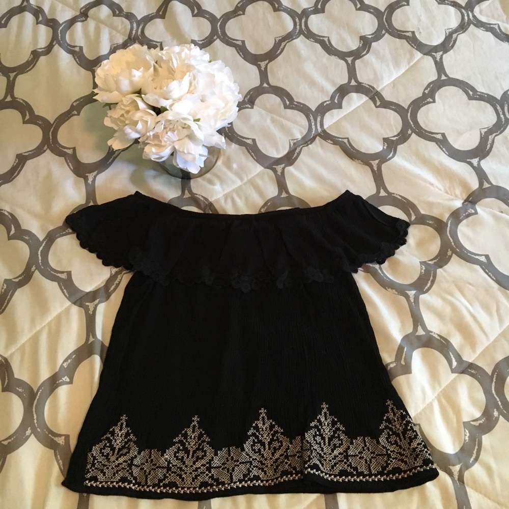 Off the shoulder flowy crop top