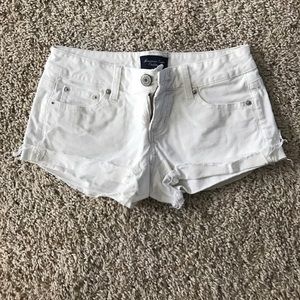White American Eagle shorts
