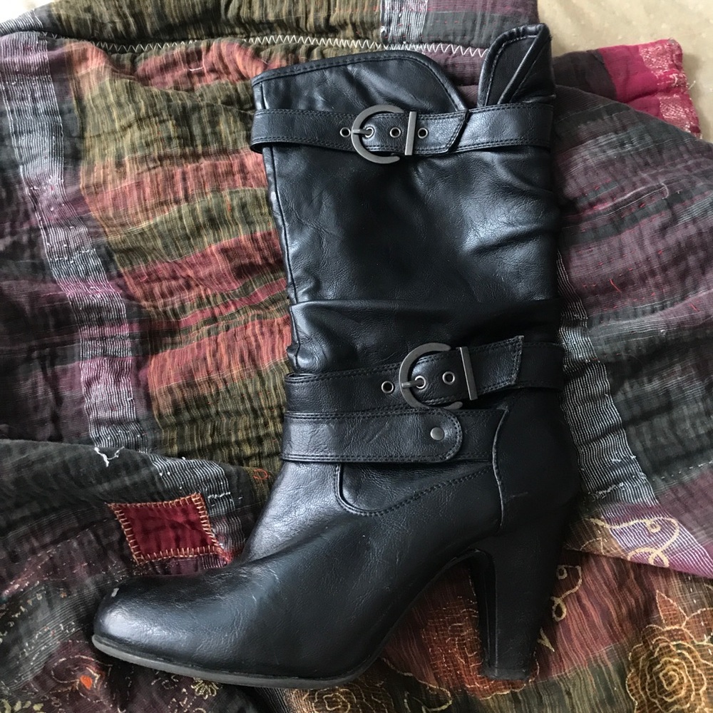 super comfy black boots