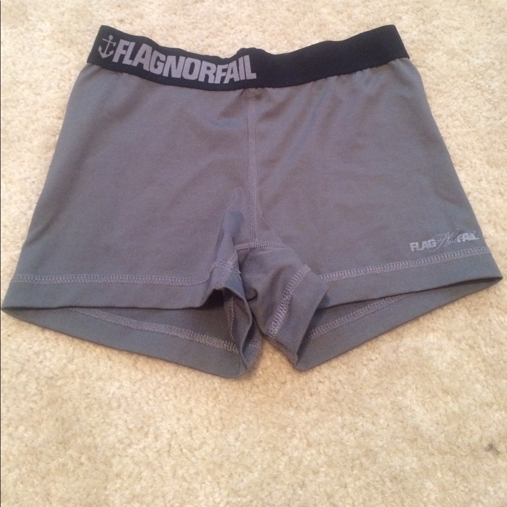 Grey Flag nor Fail compression shorts