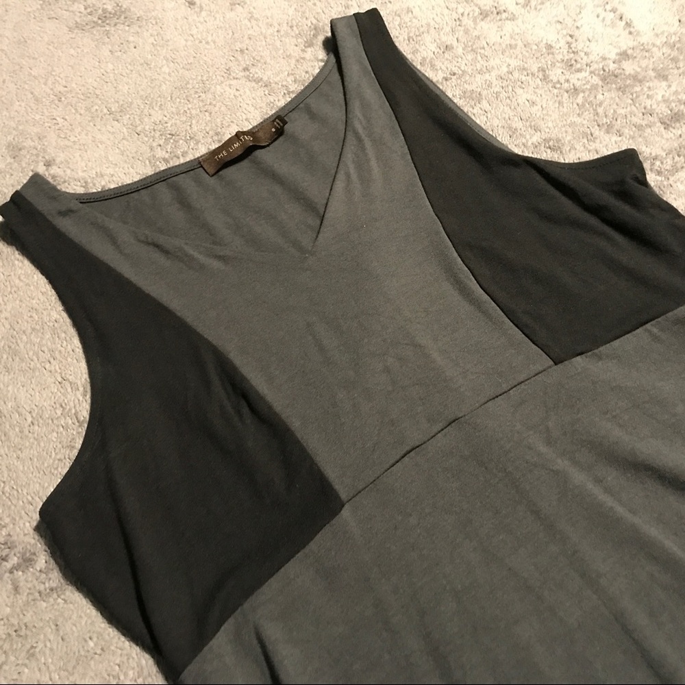 The limited black and grey tank Size S