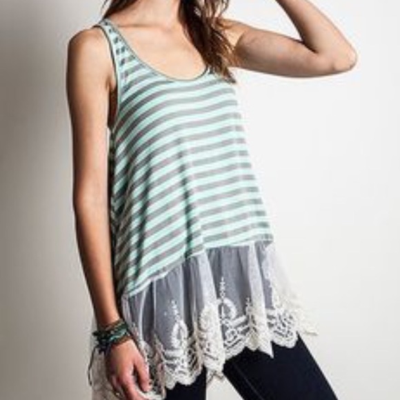 Umgee Tops - ❤️ Striped mint/gray sleeveless top with Lace trim