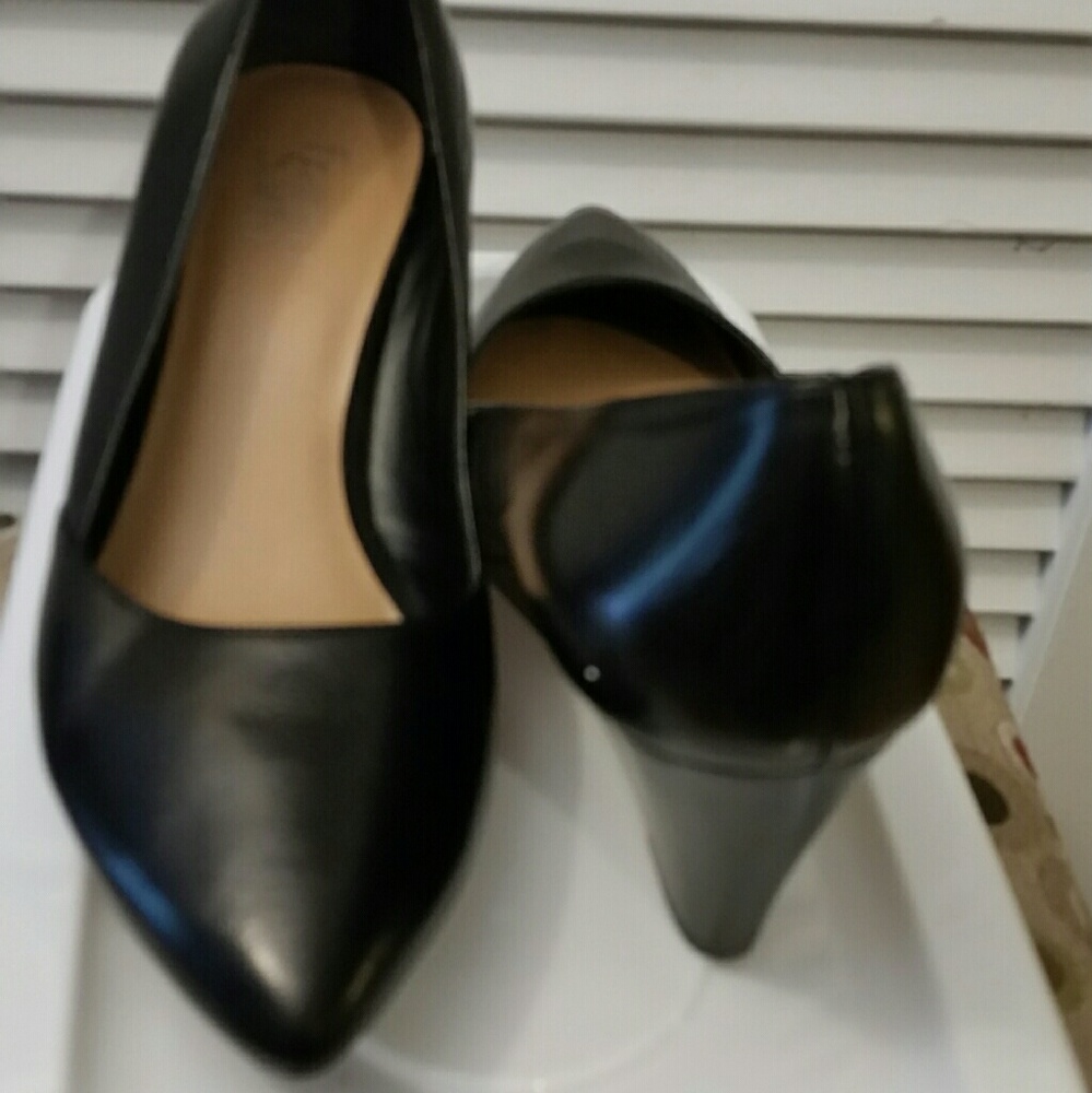 Franco Sarto black wedges