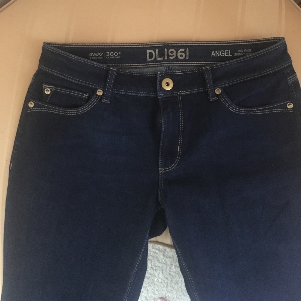 Like new! Angel 360 Mid-Rise Skinny Ankle