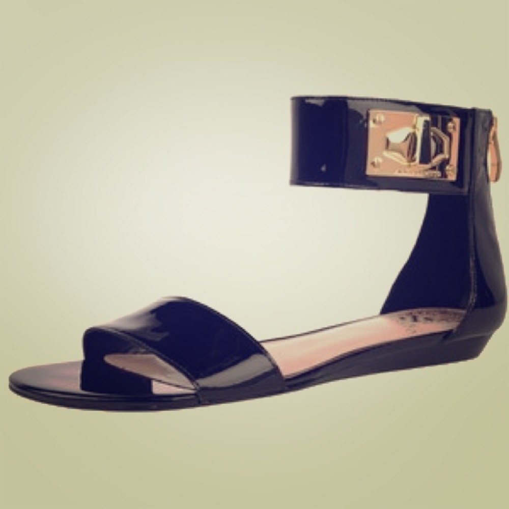 Vince Camuto Ryker Black flat sandals