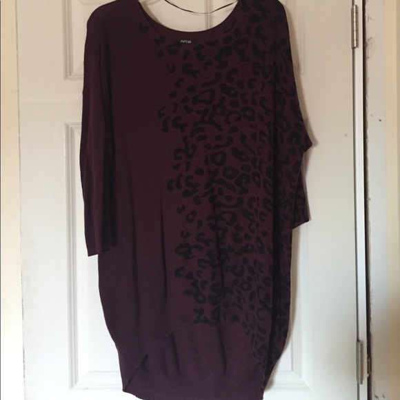 Sweater - Picture 1 of 4