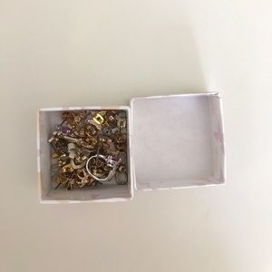 *SURPRISE* 17 PAIRS OF EARRINGS
