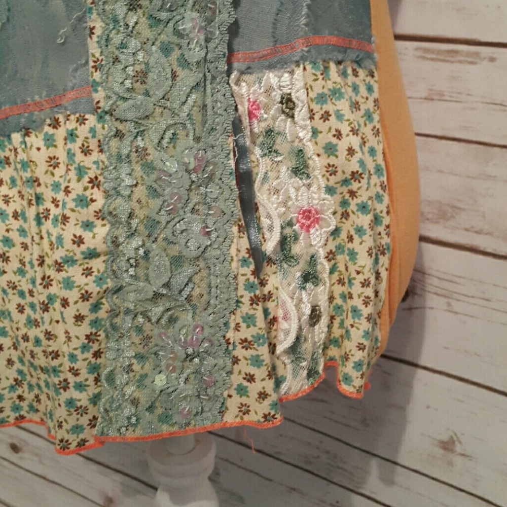 DONATED-Boho Chic Gypsy Daisy Top