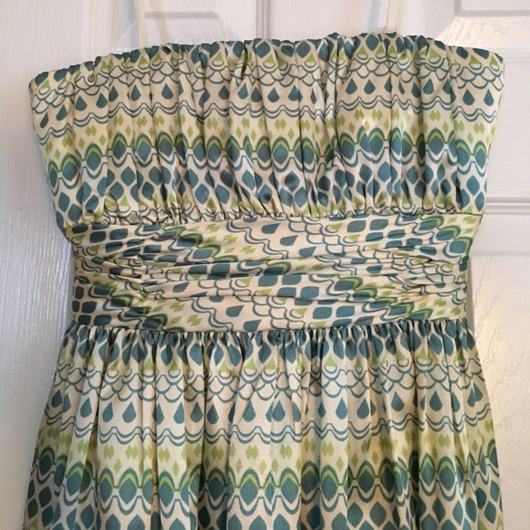 Fun patterned strapless cocktail dress! EUC 👗 - Picture 2 of 3