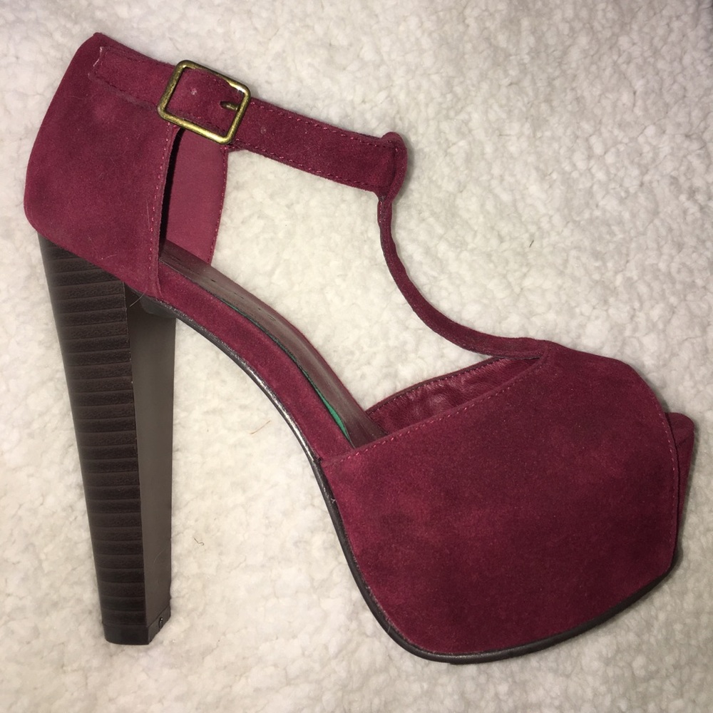 RED HEELS