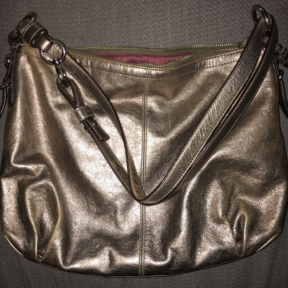 New condition silver Coach hobo bag