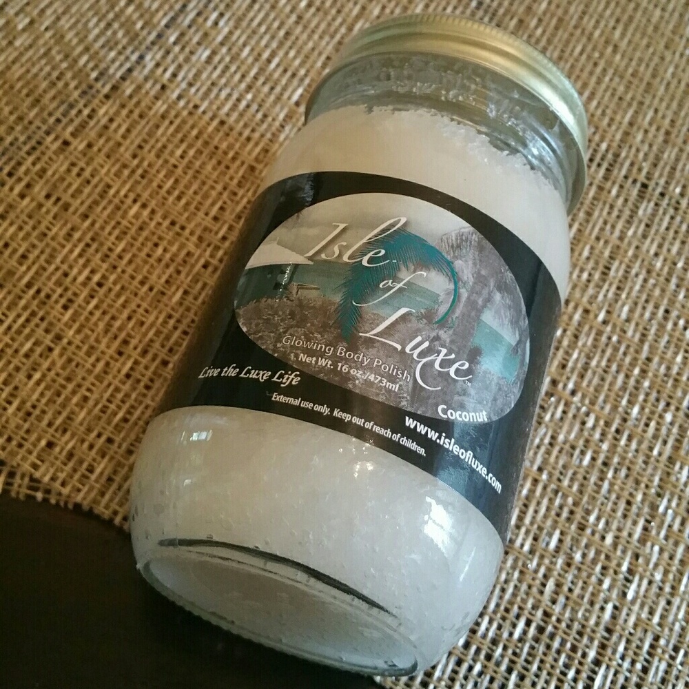 Isle of Luxe Body Polish in Coconut