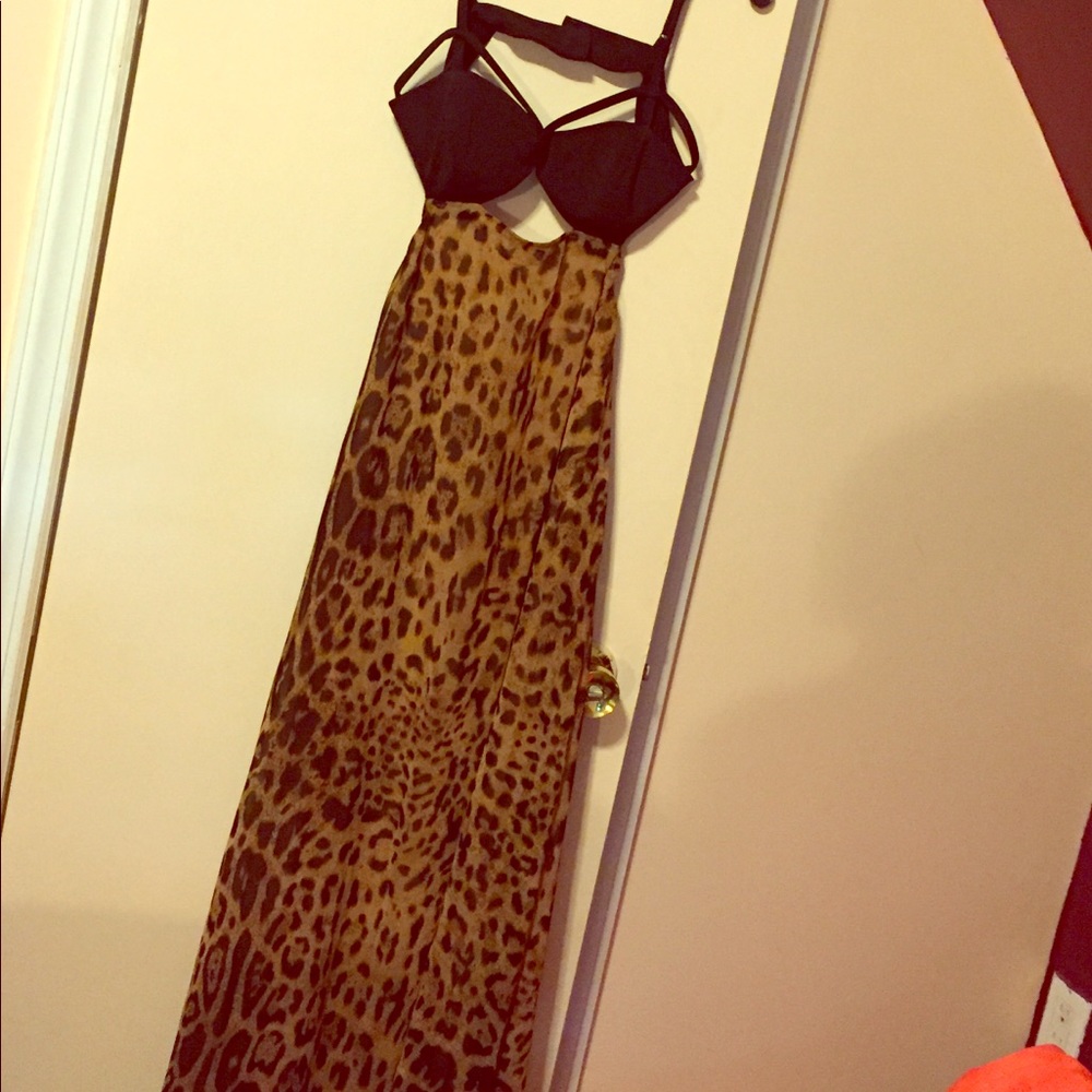 Cut Out Leopard Maxi Dress