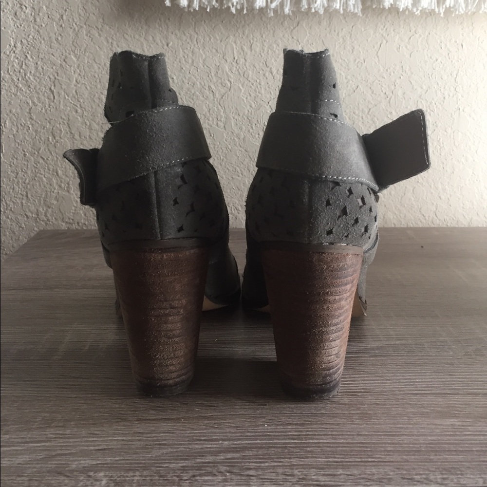 Betsey Johnson Gray Booties - Picture 3 of 4
