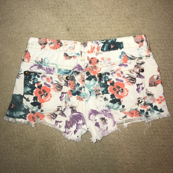 Free people jean shorts - Picture 2 of 3