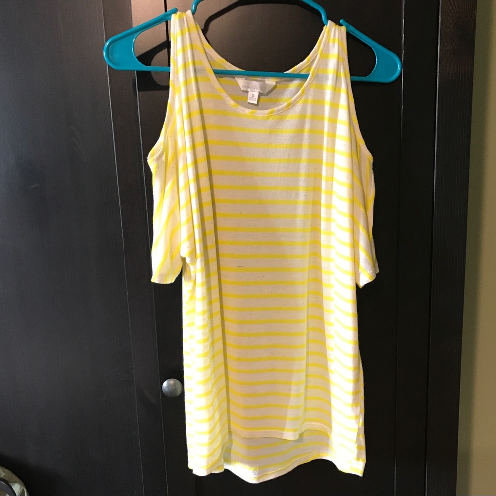 Charming Charlie Sz. S cold shoulder