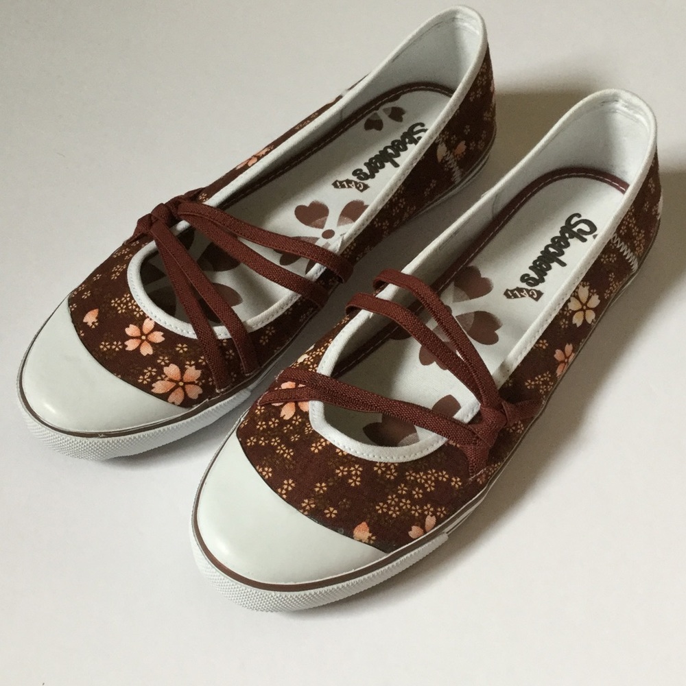 Skechers slip on shoes