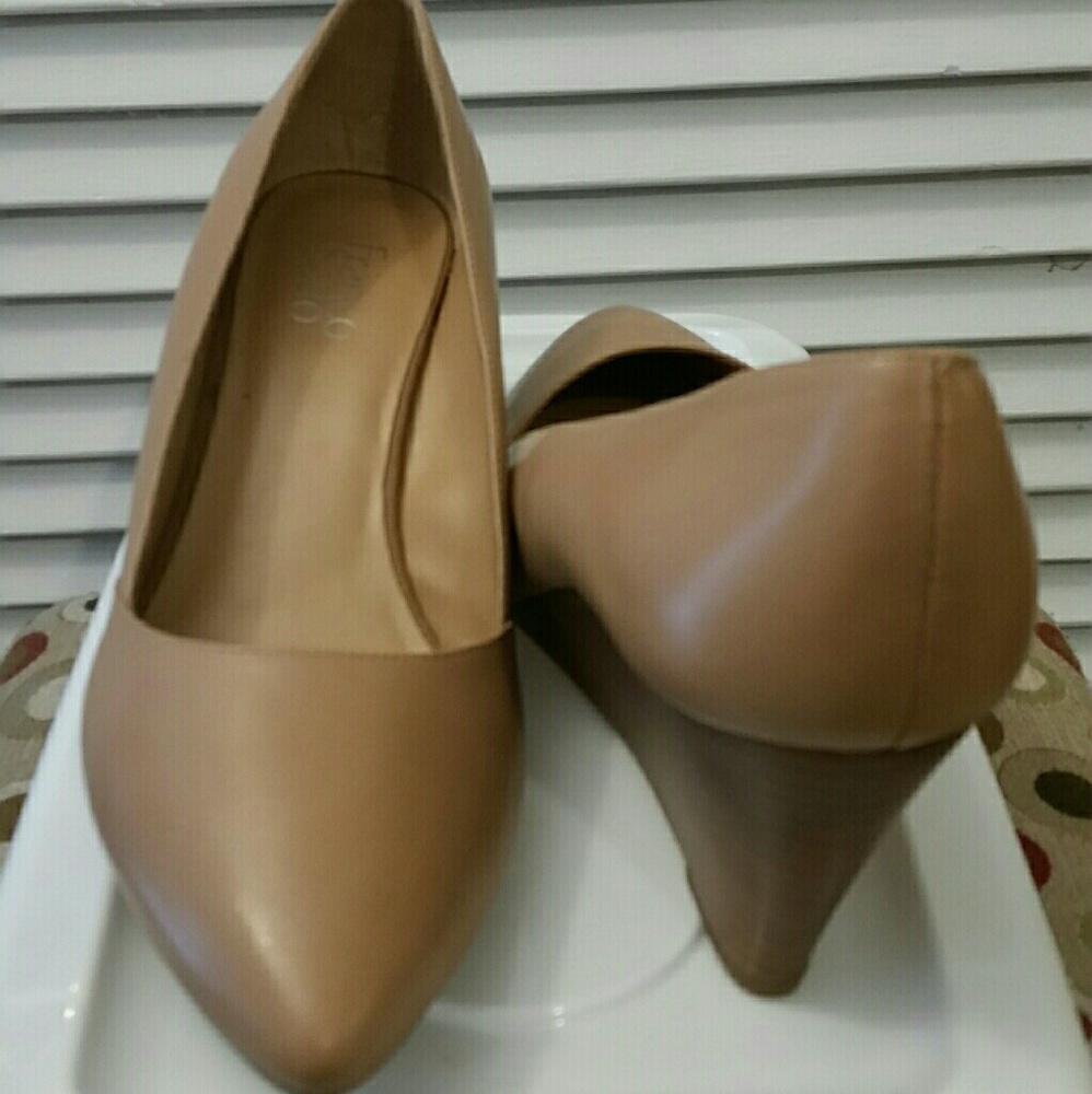 Camel Franco Sarto wedges