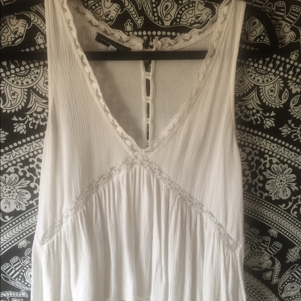 Kendall and Kylie Pacsun white top