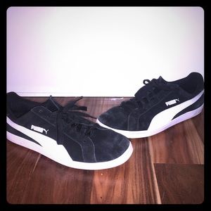 Black and white Puma Casual Sneaker