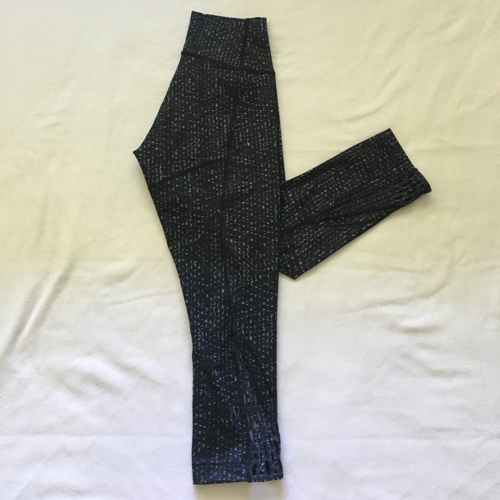 Lululemon Wunder-under Crop Pants - Sz 6