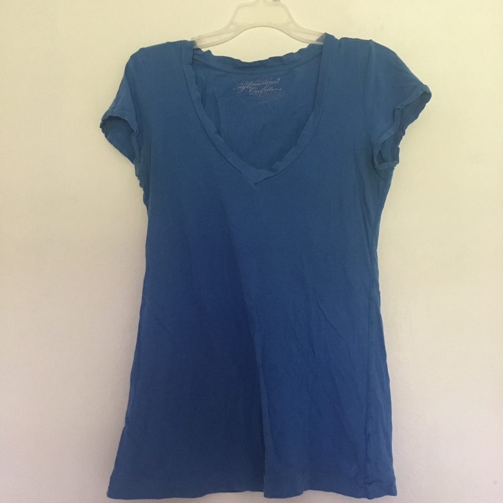 American Eagle blue v-neck tee