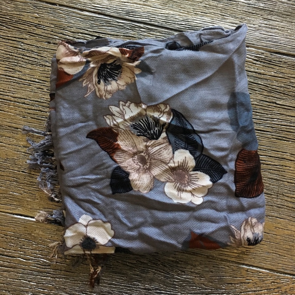 Gray scarf with flowers
