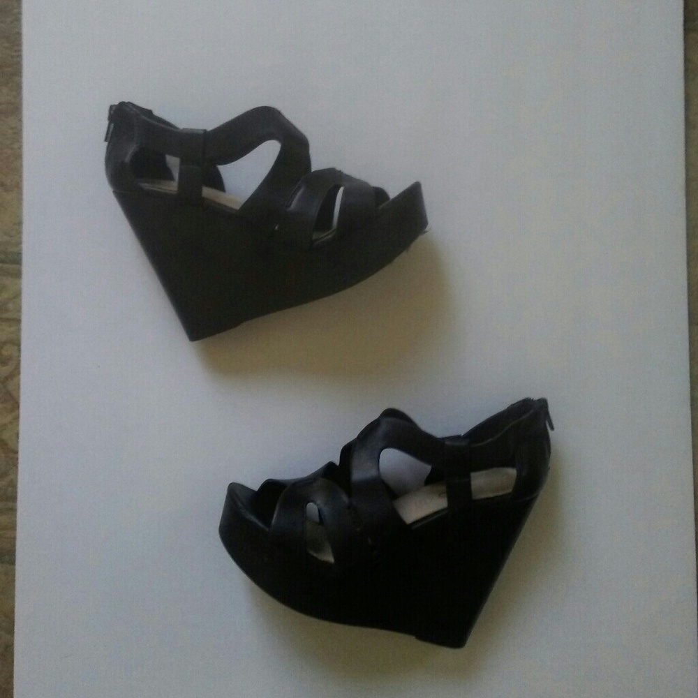 Aldo Black Wedges