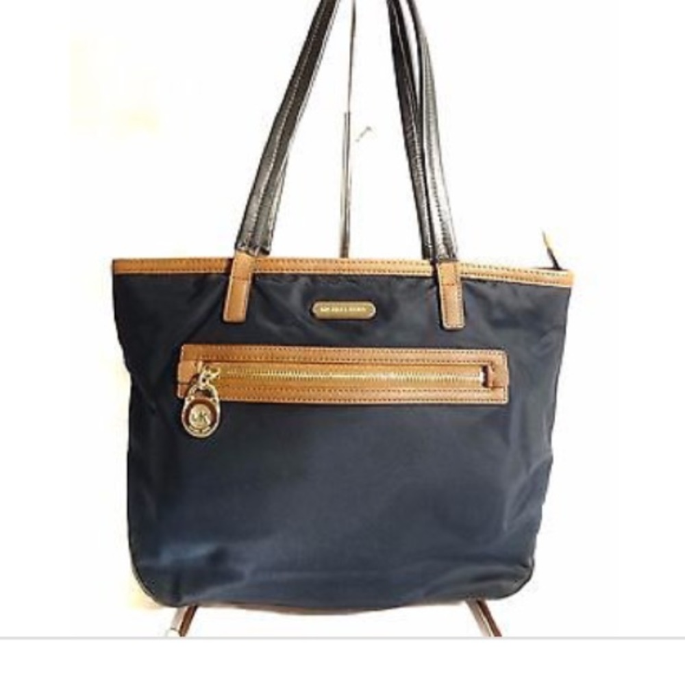 Authentic Michael Kors Kempton Nylon Tote M