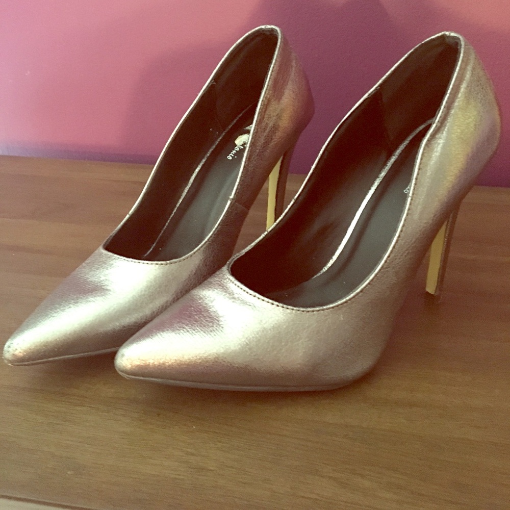 Silver pump slightly used
