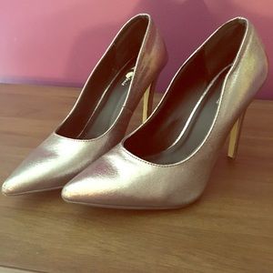 Silver pump slightly used