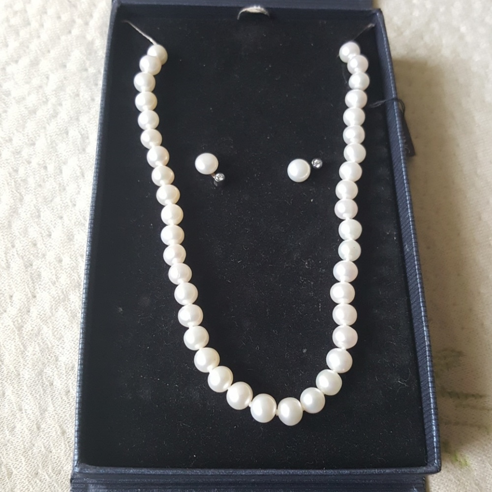 Pearl Necklace & Earring set.