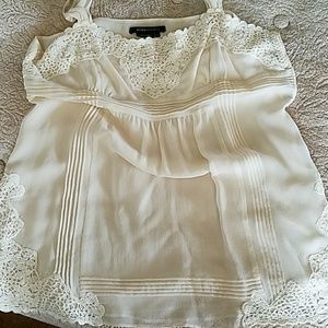 BCBG maxazria  L top....never worn