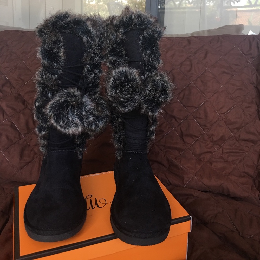 Boots - Picture 2 of 4