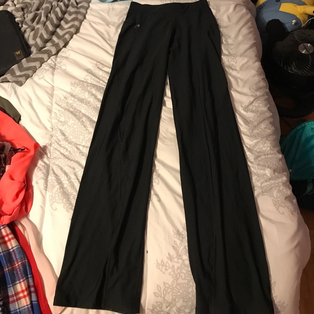 XS Under Armour flared yoga pant