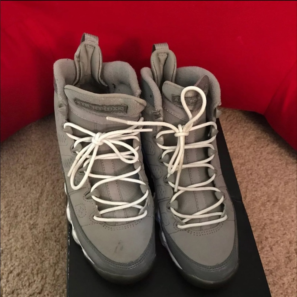 Air Retro Jordan Wolf Grey 9s