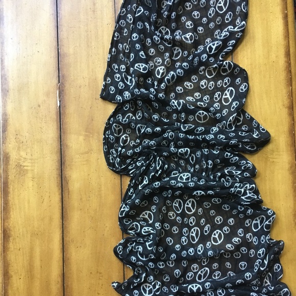 Black scarf - Picture 1 of 4