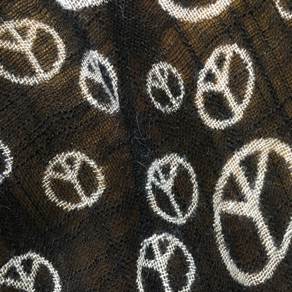 Black scarf - Picture 2 of 4