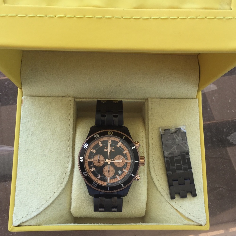 Invicta Quartz Rose Gold Chronograph Watch