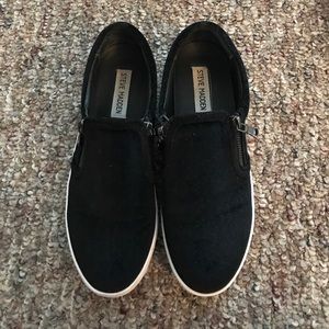 Steve Madden slip on sneakers
