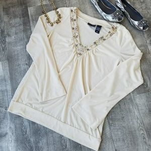 Long sleve beaded v-neck knit tee