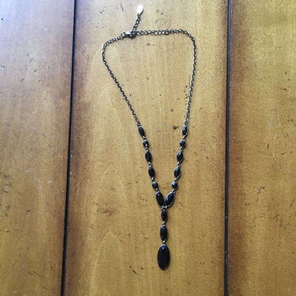 Black jewel necklace - Picture 2 of 3