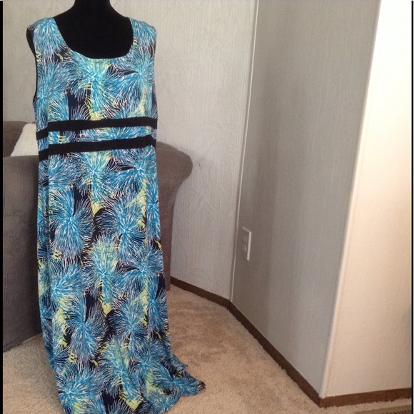 AVENUE Dresses - Blue & White 'fireworks' Maxi AVENUE Dresses - Blue & White 'fireworks' Maxi