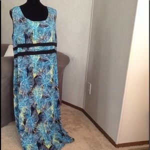 AVENUE Dresses - Blue & White 'fireworks' Maxi AVENUE Dresses - Blue & White 'fireworks' Maxi