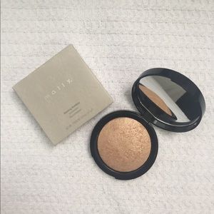 MALLY Beauty Glowing Goddess Illuminizer