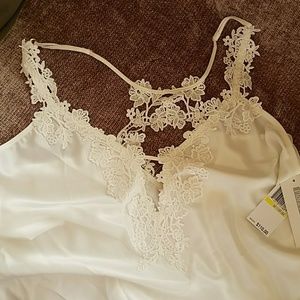 Flora Nikrooz short ivory nighty NET M