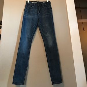SKINNY SKINNY HIGH RISER DARK WASH