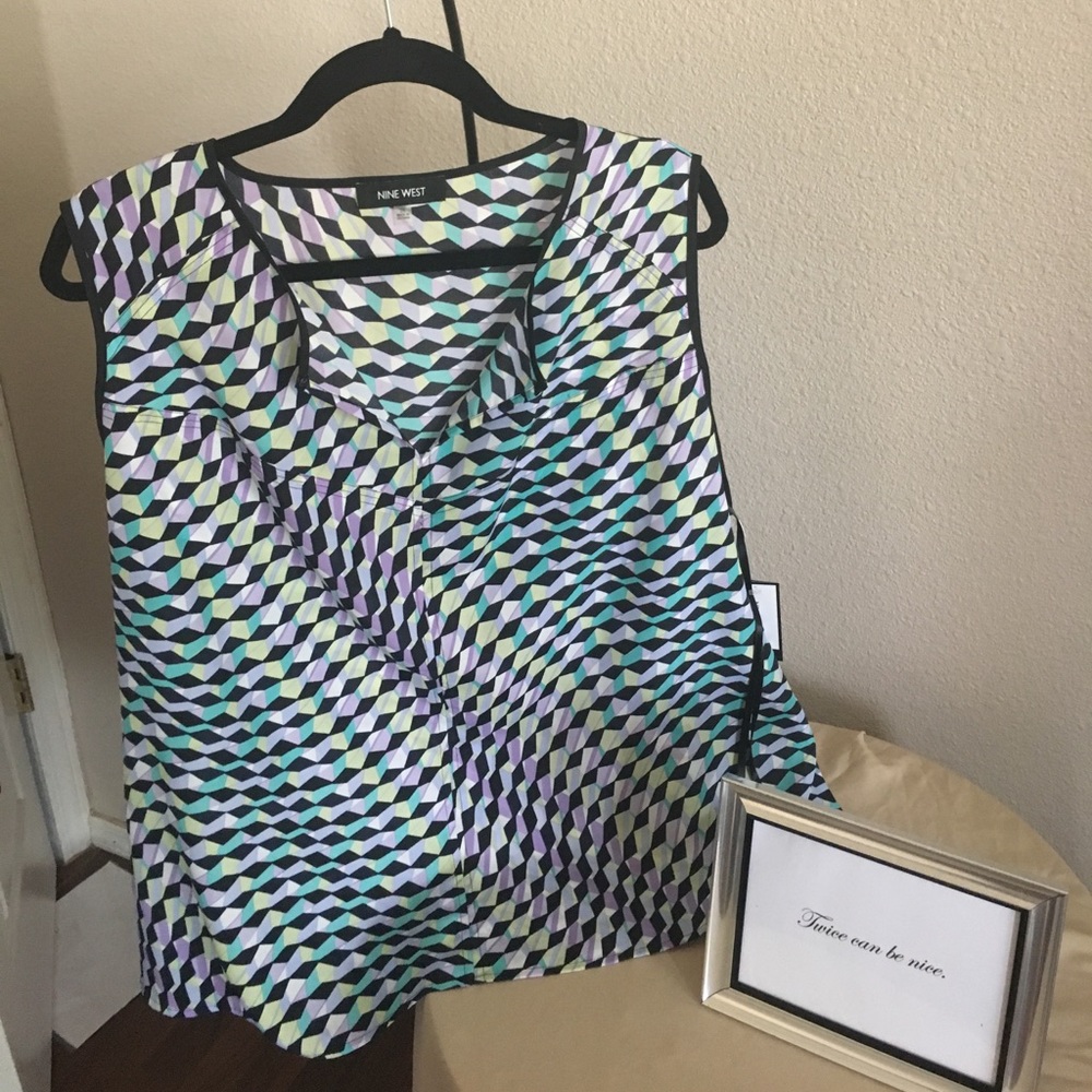 Sleeveless blouse