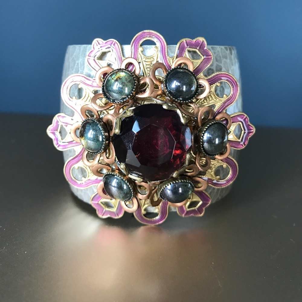 Beautiful bohemian style ollipop cuff