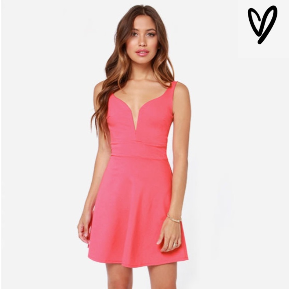 LULUs ready for my close up plunge dress